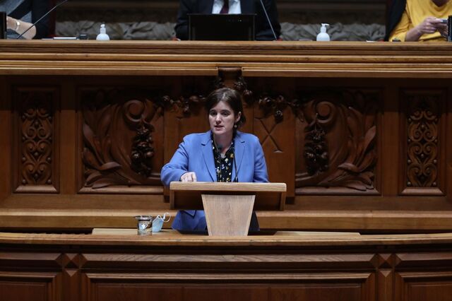 Parlamento aprova 13.º estado de emergência com críticas a desconfinamento opaco