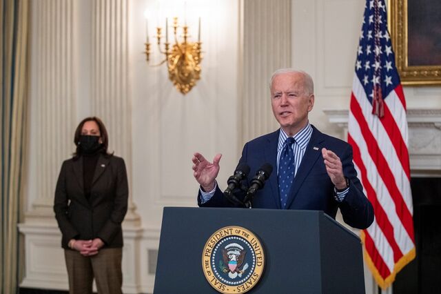 Biden terá planos para enviar mais 20 milhões de doses de vacinas para o estrangeiro