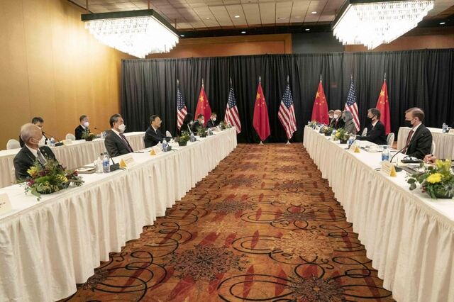 'A China não é fácil', diz Trump. Negociações em Londres seguem para o segundo dia