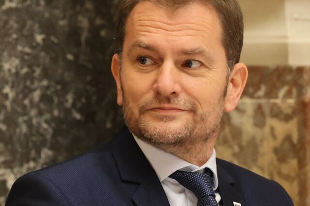 Primeiro-ministro eslovaco admite demissão após compra da vacina russa