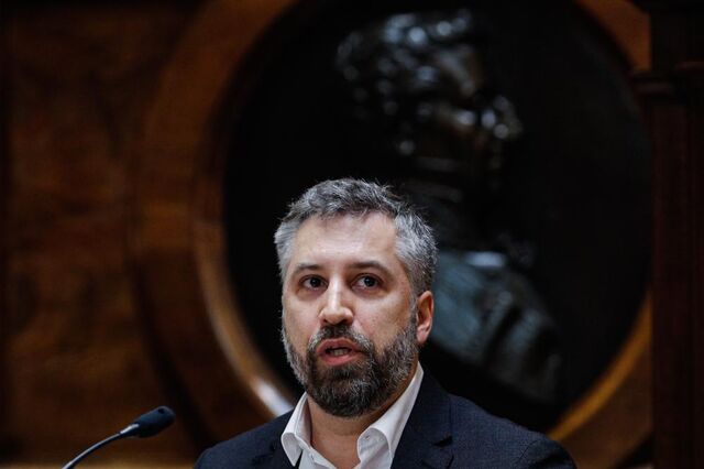 Pedro Nuno Santos: Taxa do carbono sobre passageiros avança no 2.º semestre 