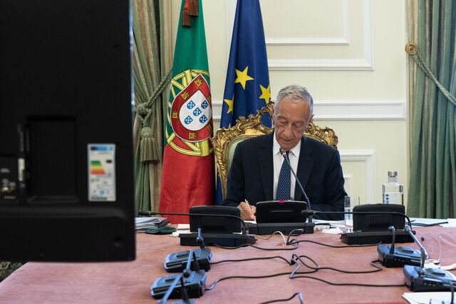 Apoio a recibos verdes deixa Marcelo sob pressão