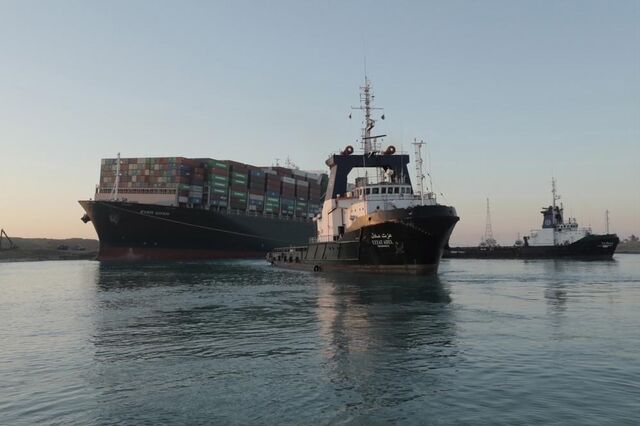 Egito inicia obras de ampliação do Canal do Suez após bloqueio pelo Ever Given 