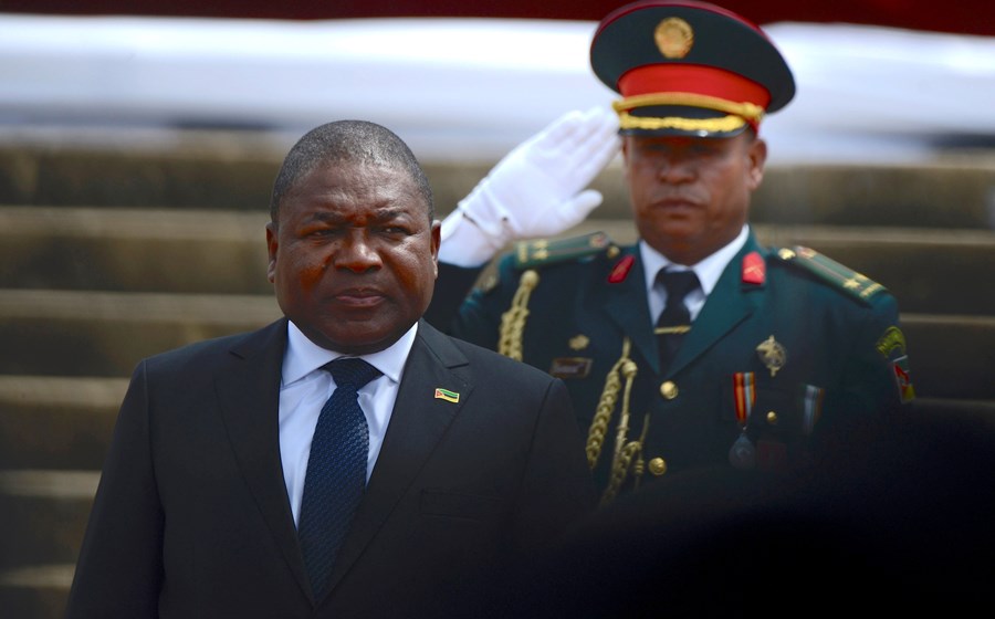 O Presidente moçambicano, Filipe Nyusi, precisa rapidamente de pedir ajuda militar convencional.