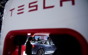 Tesla “chama” à oficina mais de 107 mil carros fabricados na China