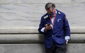 Powell derruba Wall Street com preocupações sobre inflação mas Dow marca recordes