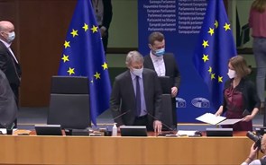 Brexit: Parlamento Europeu ratifica acordo sobre novas relações UE-Reino Unido 