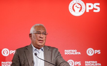 Caso Sócrates e atrito com Belém aproximam PSD do PS nas sondagens