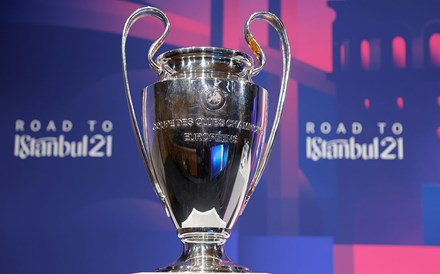 UEFA 'responde' à Superliga Europeia e aprova nova Champions