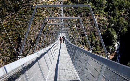 Maior ponte pedonal suspensa do mundo abre quinta-feira em Arouca