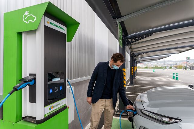 Iberdrola e BP investem mil milhões em rede de carregamento elétrico em Portugal e Espanha