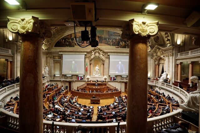 PS aproxima-se do PSD com alteração de última hora à lei dos independentes