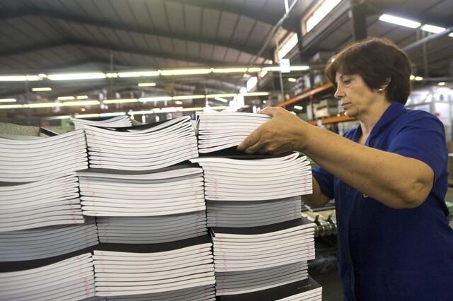 Aos 74 anos, fabricante de cadernos casa inteligência artificial com papel