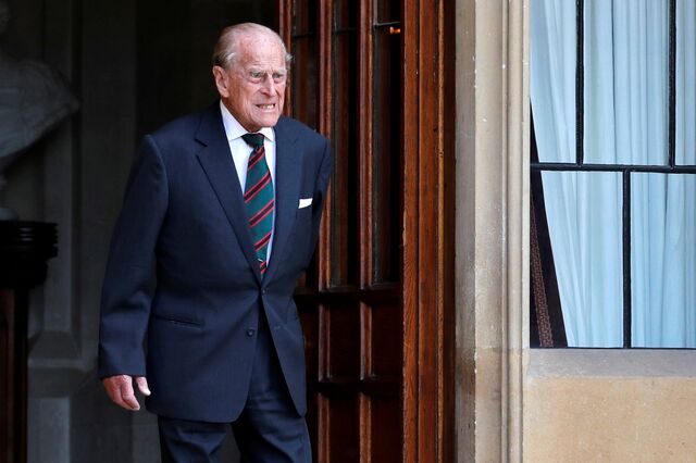 Morreu o príncipe Filipe, o marido da rainha Isabel II 