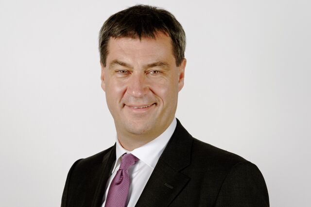 Líder da CSU apresenta candidatura a sucessão de Angela Merkel na Alemanha