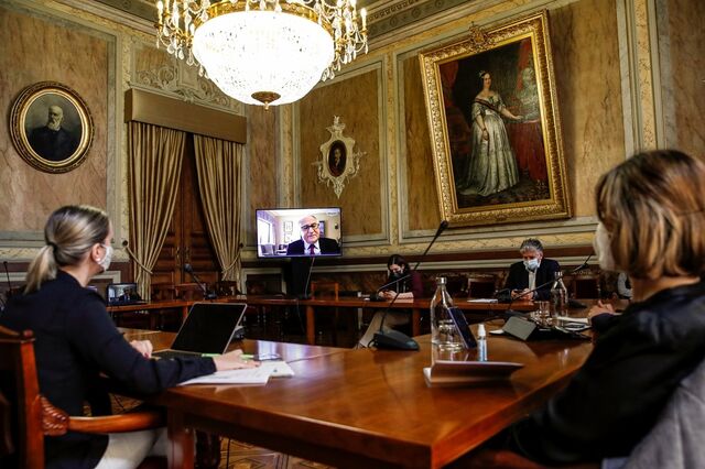 Deco quer moratória mais 6 meses. Banca só aceita com “ok” da EBA