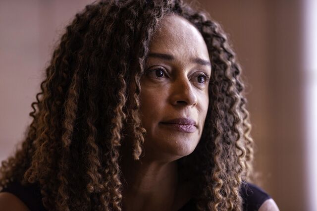 'Não me estou a esconder nem a fugir'. Isabel dos Santos fala de uma 'caça às bruxas política'