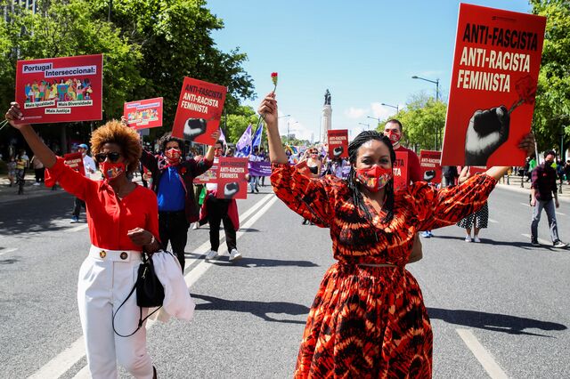 25 Abril: PS, BE e PCP desvalorizam polémica com desfile e dizem que hoje é dia de celebrar