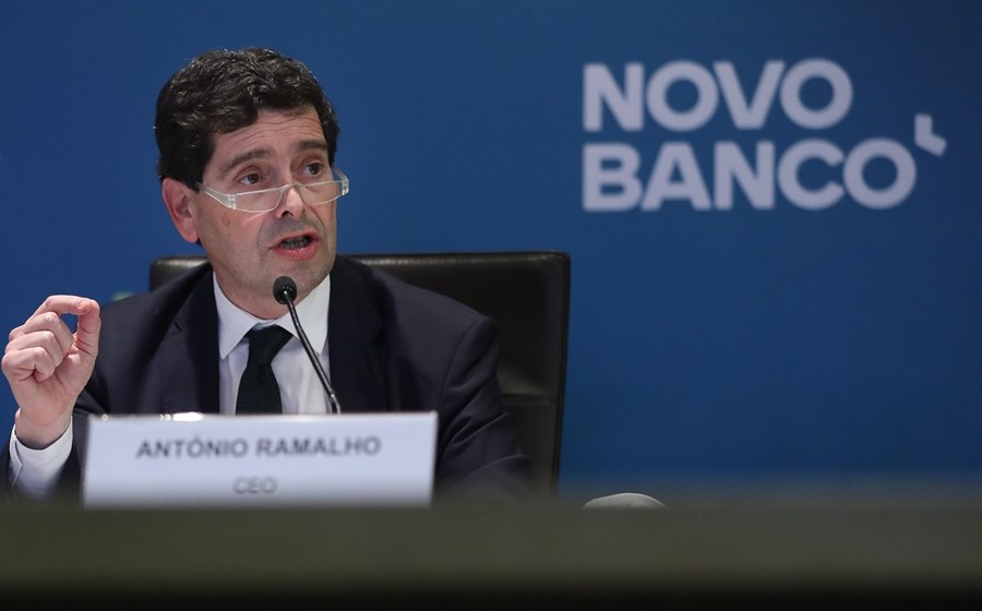 O Novo Banco, liderado por António Ramalho, vai pedir mais 600 milhões de euros ao Fundo de Resolução.