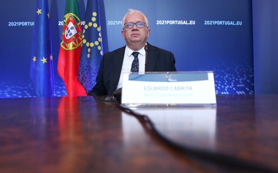 Eduardo Cabrita, ministro da Administração Interna, prometeu para breve definições para a rede de segurança.
