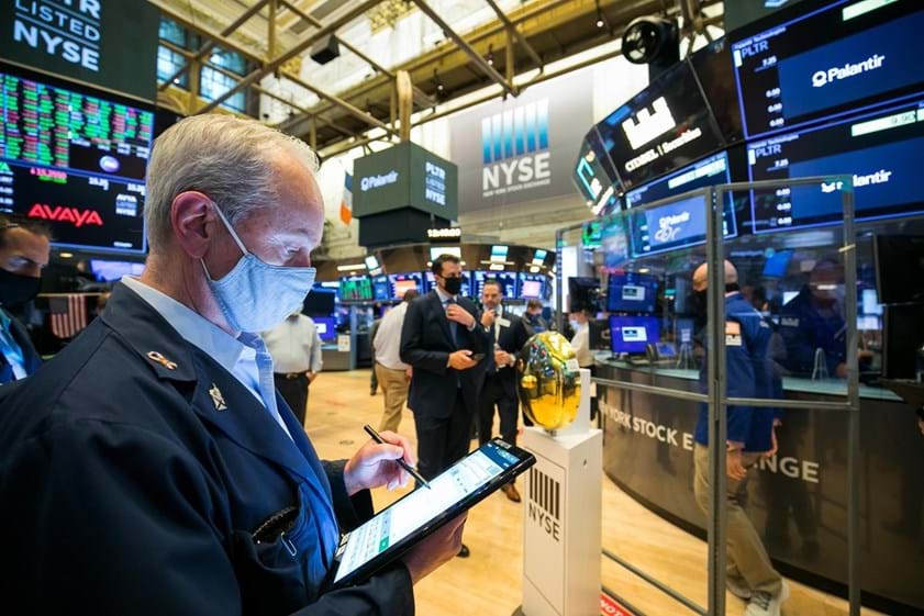 As principais bolsas mundiais registam ganhos em 2021, com mercados como Wall Street e o alemão Dax a renovarem sucessivos recordes.