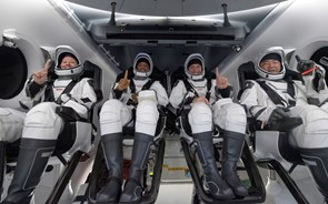 Quatro astronautas regressam da estação espacial em cápsula da SpaceX