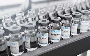 CNN: Vacinas contra a covid não foram testadas em sistemas imunitários enfraquecidos