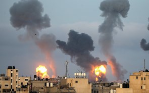 Quarenta mortos israelitas e mais de uma dúzia na palestina depois de ataque do Hamas
