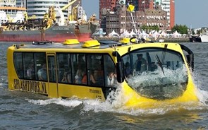 Autocarro anfíbio a circular entre Crestuma e Cais de Gaia arranca 'até ao final de junho'