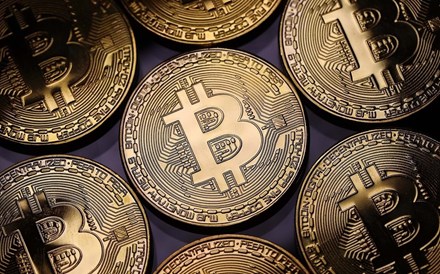Bitcoin: num ano já foi de máximos a uma queda de 50%