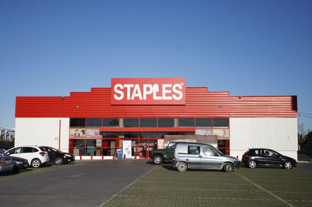Firmo vende 35% à ActiveCap e compra a Staples às costas do Novo Banco