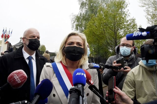 Le Pen alerta Macron para o risco de 'guerra civil' em França