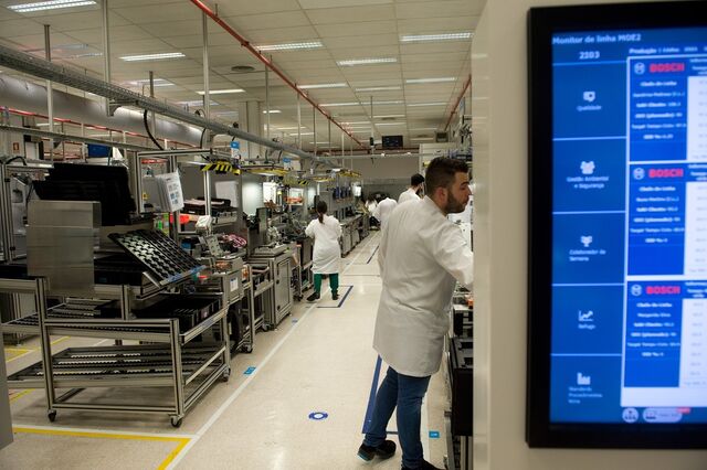 Fábricas portuguesas travam produção com falta de chips 