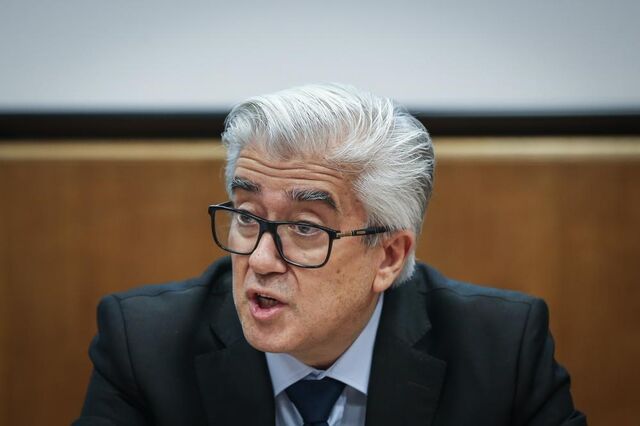 Covid-19: Falhas no 'stock' de vacinas não comprometem segunda dose, diz Governo