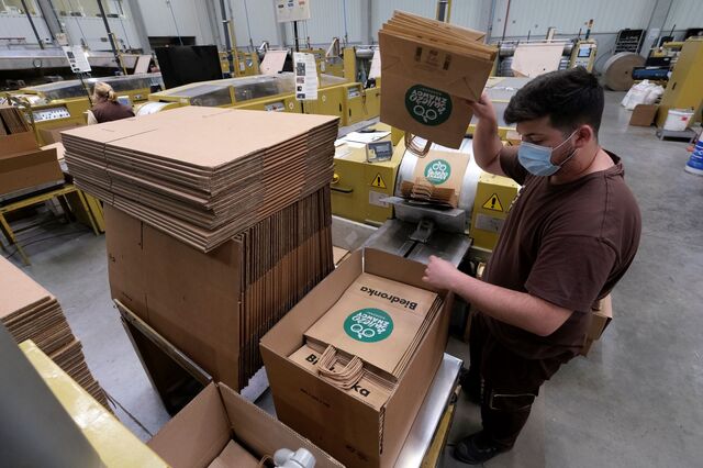 Outubro fecha com quebra na produção industrial e aumento das vendas a retalho