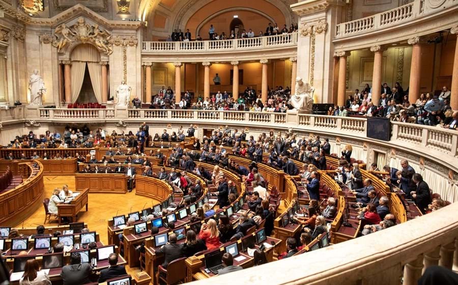 A Assembleia da República discute hoje as várias propostas sobre a regulamentação do trabalho feito a partir de casa.