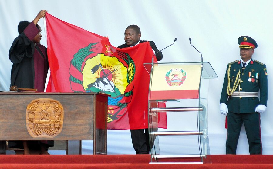 Filipe Nyusi, Moçambique