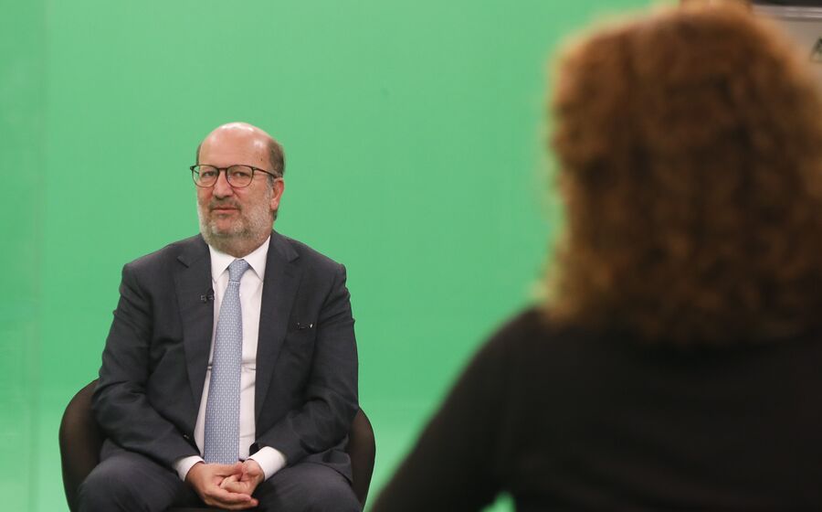 Matos Fernandes: “Apoio para eficiência energética vai ser lançado na segunda quinzena de junho” Clip 4 eficiência.mp4