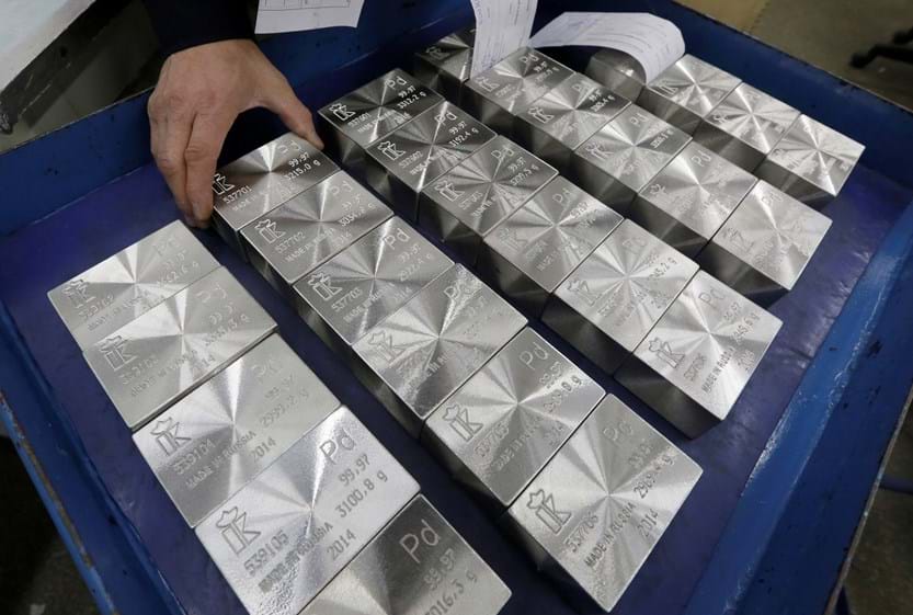 O  paládio mais caro levará a uma substituição deste metal por platina nos catalisadores automóveis.