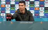 Ronaldo diz para beberem água e Coca-Cola perde 4 mil milhões de dólares em bolsa