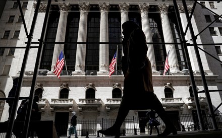 Wall Street volta aos ganhos mas Dow Jones fecha no vermelho