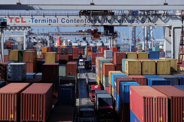 Défice comercial agrava-se 986 milhões de euros até outubro