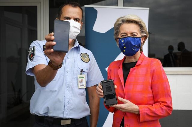 Von der Leyen é a primeira a testar em Portugal aplicação dos certificados digitais