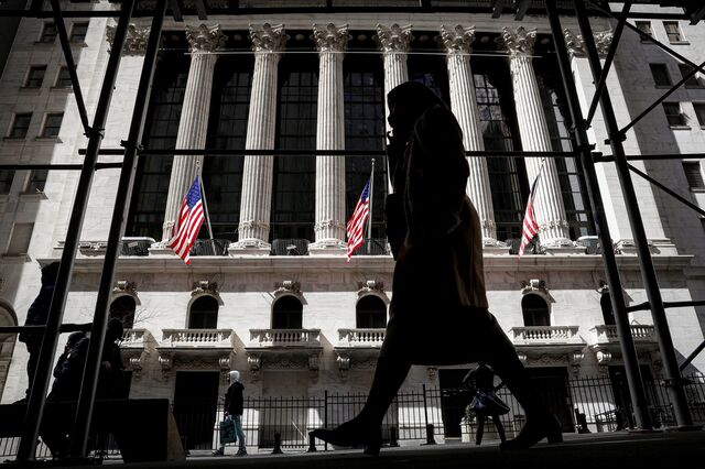 Wall Street volta aos ganhos mas Dow Jones fecha no vermelho