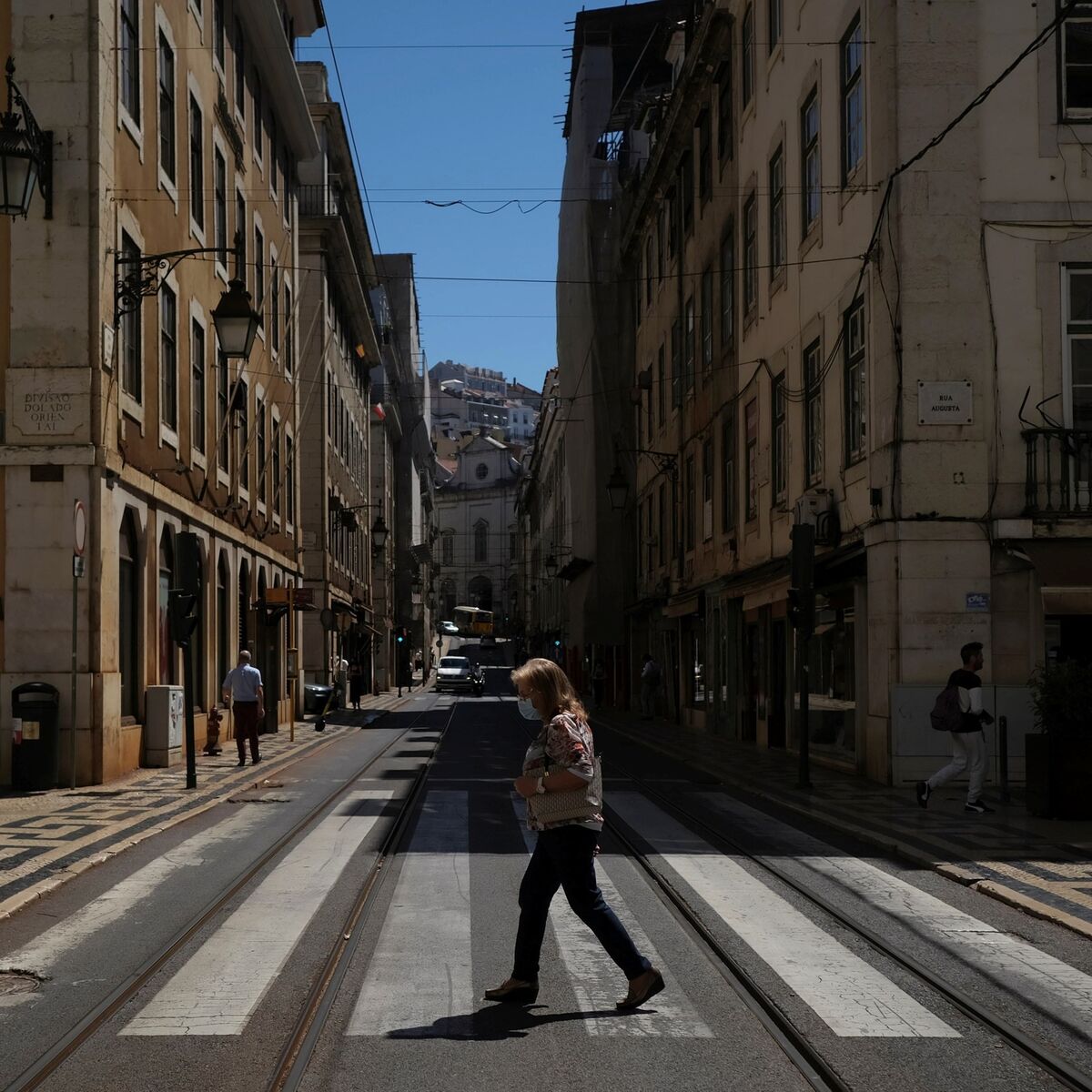 Portugal Soma 230 Casos De Covid 19 E Uma Morte Nas Ultimas 24 Horas Coronavirus Jornal De Negocios