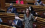 Ana Catarina Mendes diz que PSD anda 'em ziguezague na pandemia'