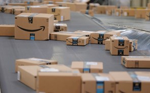 Vendas abaixo do esperado e alerta para atual trimestre derrubam Amazon em bolsa
