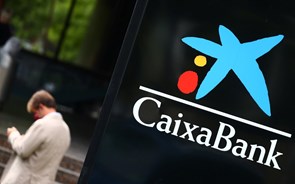 Lucros do CaixaBank cresceram 53,9% em 2023 e superaram os 4.800 milhões
