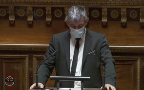 Covid-19: Parlamento francês aprova passe sanitário