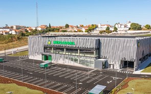 Mercadona abre hoje um supermercado “metálico” em Portugal 